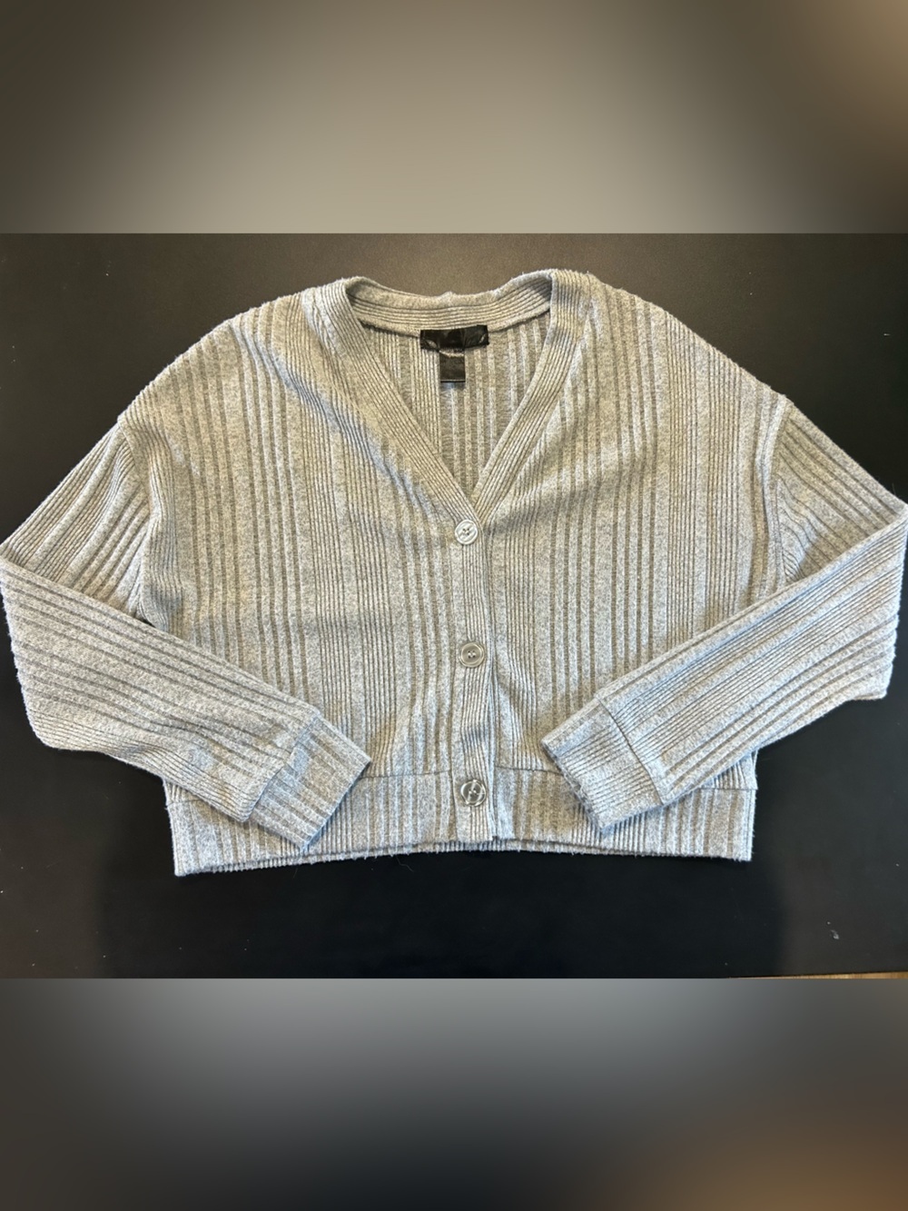 Ribbed Cropped Button-Front Cardigan in Light Heather Gray